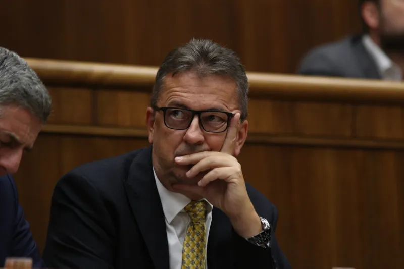 Opozícia sa pokúsi odvolať Glváča pre komunikáciu s Kočnerom - SME