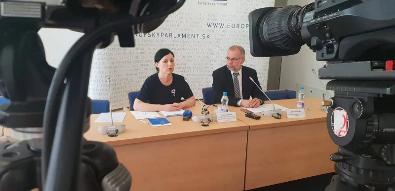 O vražde Kuciaka mám len toľko informácií ako slovenská verejnosť, tvrdí eurokomisárka Jourová