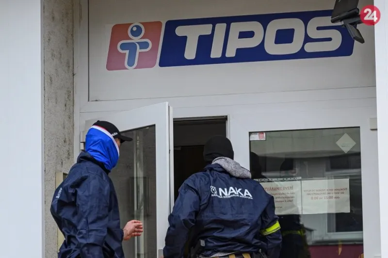 NAKA zasahuje na bratislavskej Kolibe: Kukláči prehľadávajú budovu Tiposu | Dnes24.sk