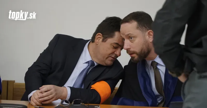 ONLINE zo súdu v kauze zmenky: Prokurátor navrhuje väzbu pre Ruska, Kočner si trhá papieriky | Topky.sk