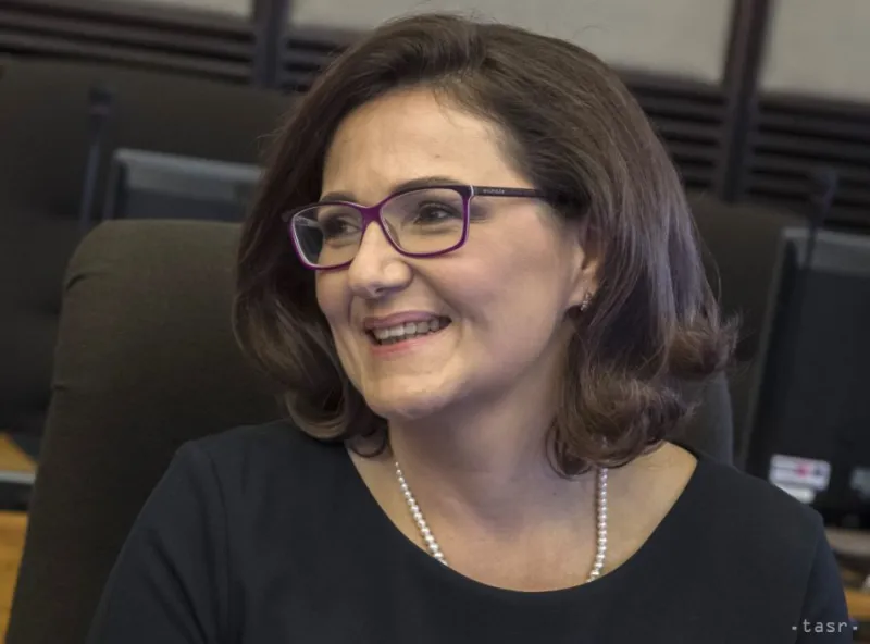 Lubyová praje pedagógom na Vianoce, aby ich platy rástli