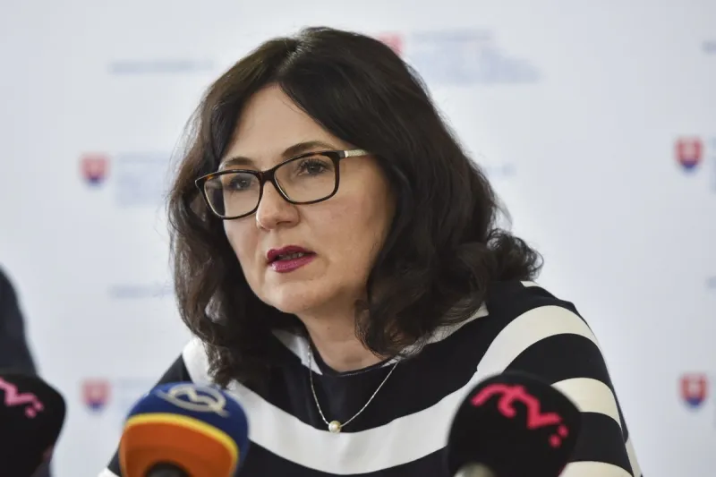 Päťroční by nemali vytlačiť zo škôlok mladších, tvrdí Lubyová - SME