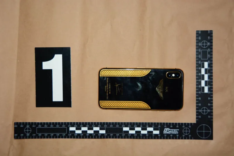 Luxusný iPhone s Threemou či brilianty; KIA bola plná stôp ku Kočnerovým kauzám - SME