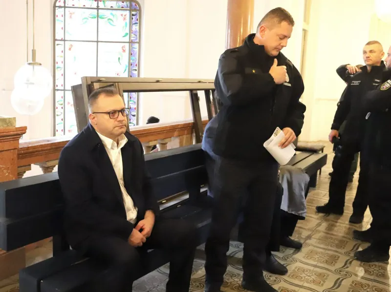 O väzbe pre funkcionárov Tiposu rozhodne Najvyšší súd - SME