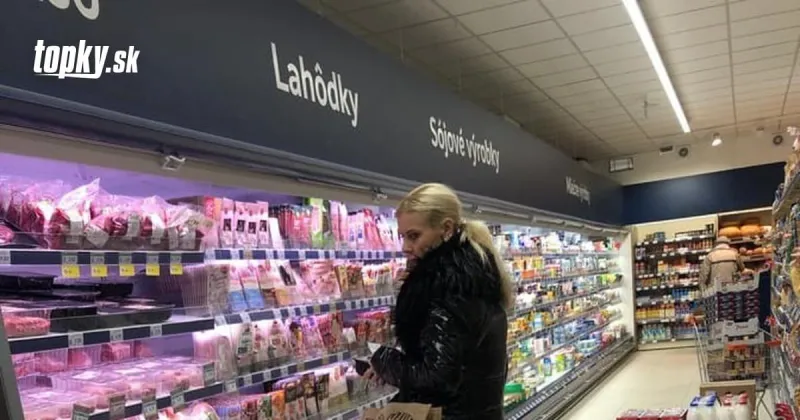 Pre kauzu THREEMA stratila súkromie: Jankovská bola na nákupoch, vyhýbala sa ostatným zákazníkom | Topky.sk