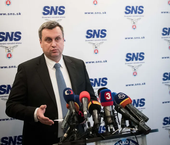 Polícia našla aj správy medzi Kočnerom a Dankom - SME