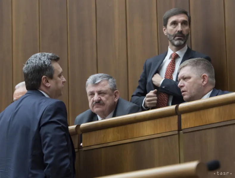 Plénum rokuje o zavedení 13. dôchodku v skrátenom konaní