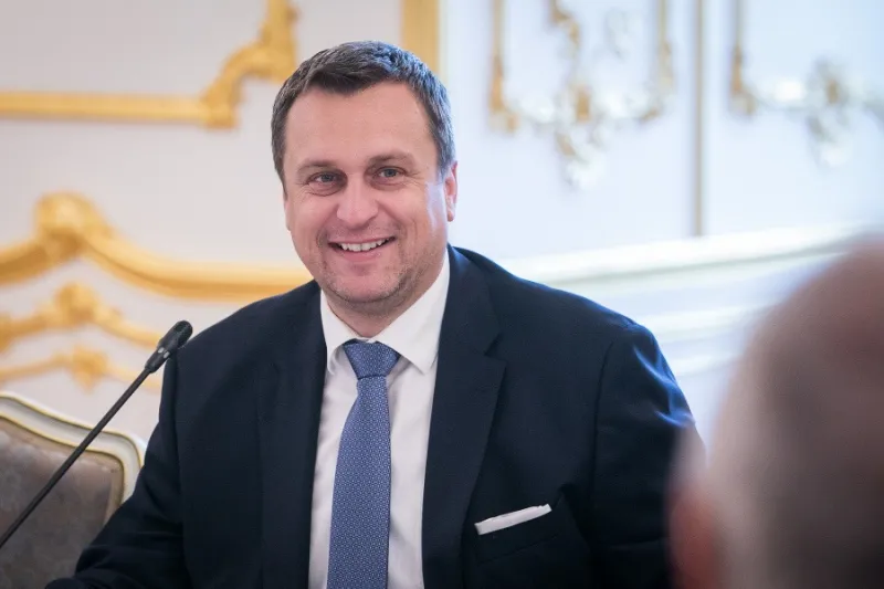 Tajný obchod: Nominanti Danka potichu vybrali transportéry, čaká sa na postoj Fica | Topky.sk