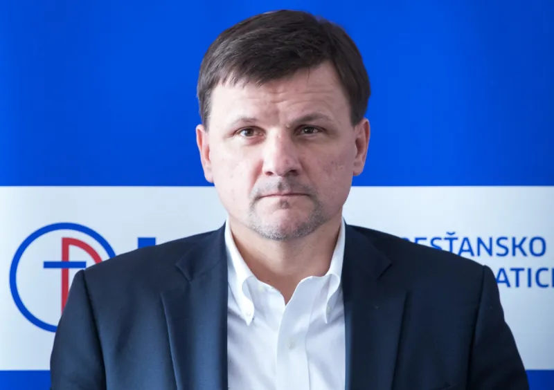Trinásty dôchodok podľa KDH nemá krytie v rozpočte, nenavrhne však zrušenie - SME