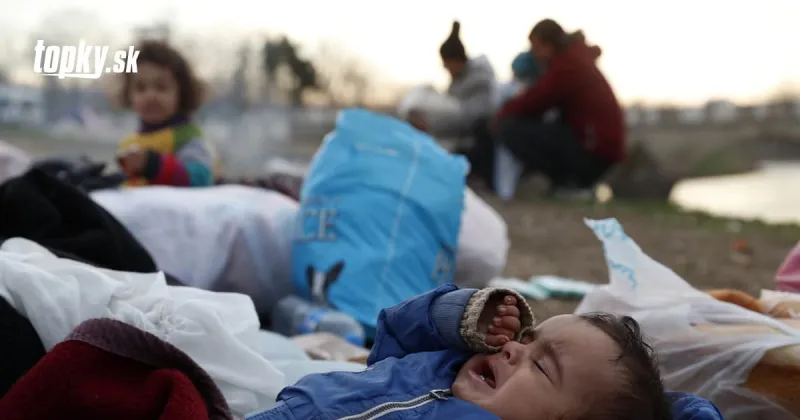 Grécka polícia v akcii: Odrazila migrantov, ktorí chceli prekročiť hranicu s Tureckom | Topky.sk