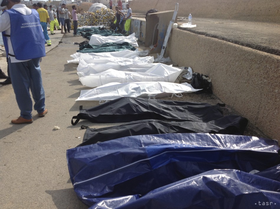 V nákladnom kontajneri na kamióne našli 64 mŕtvych migrantov
