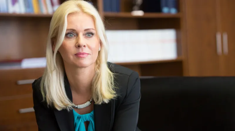 Štátna tajomníčka Jankovská mala zobrať úplatok. Ona obvinenia odmieta - Domáce - Správy - Pravda.sk