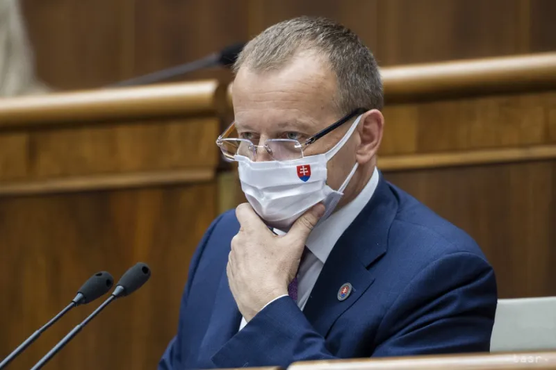 Kollár deklaroval 13. dôchodky, Raši kritizoval nové ministerstvo
