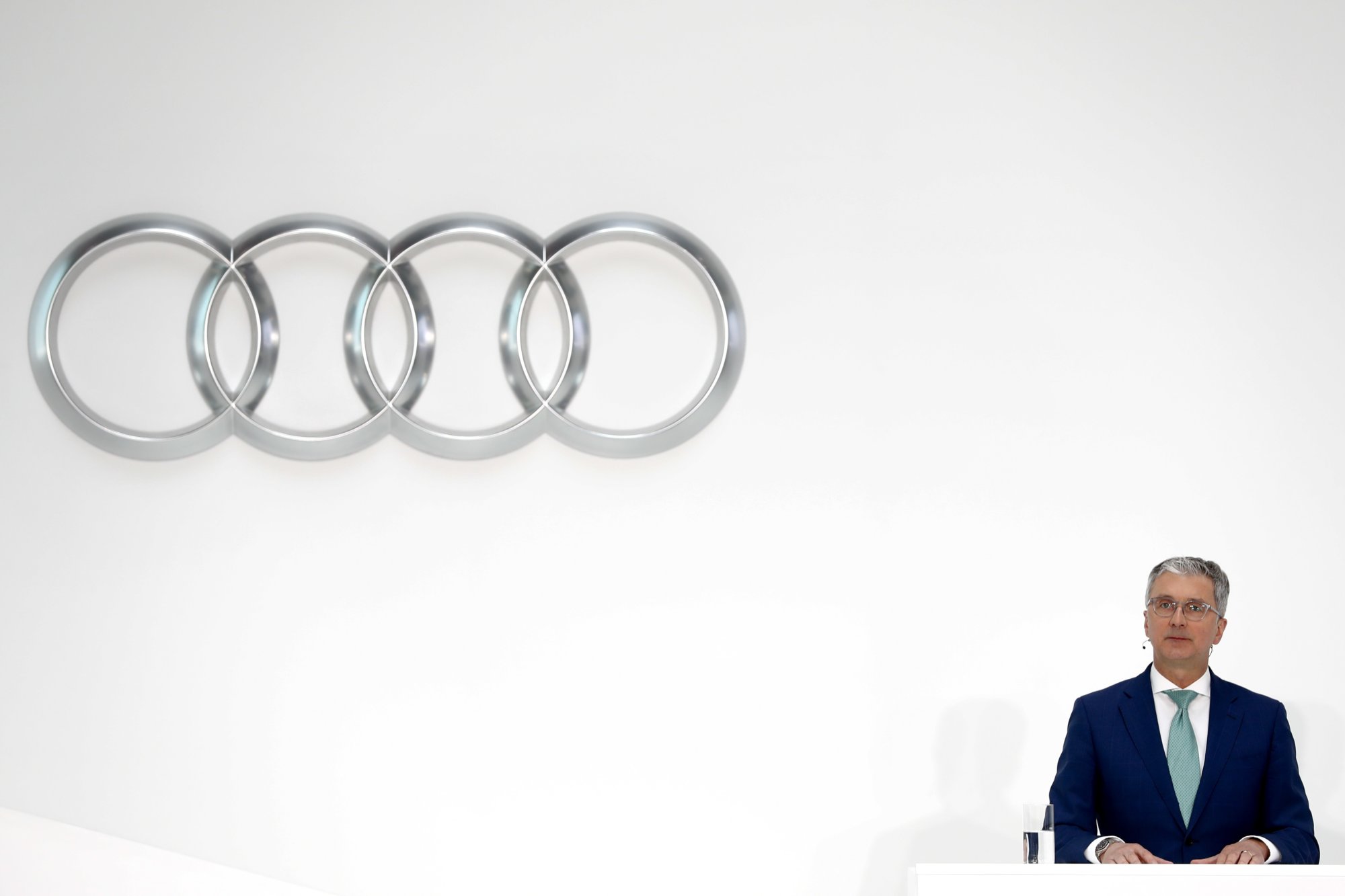 Nemecký emisný škandál dostihol aj šéfa automobilky Audi, Rupert Stadler poputuje do väzby – Denník N