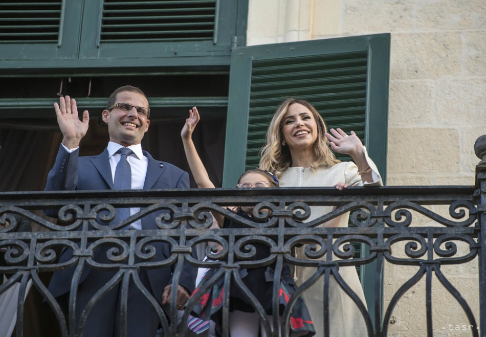 Maltský premiér nakrátko navštívil Líbyu a rokoval o migrácii