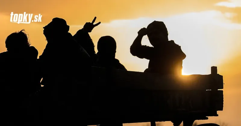 Španielska pobrežná stráž v akcii: Pri Kanárskych ostrovoch zachránili 47 migrantov | Topky.sk