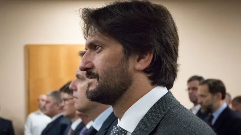 OĽaNO: Kaliňák výmenou pozemkov okradol ľudí o milión eur. Ministerstvo obvinenia odmieta - Domáce - Správy - Pravda.sk