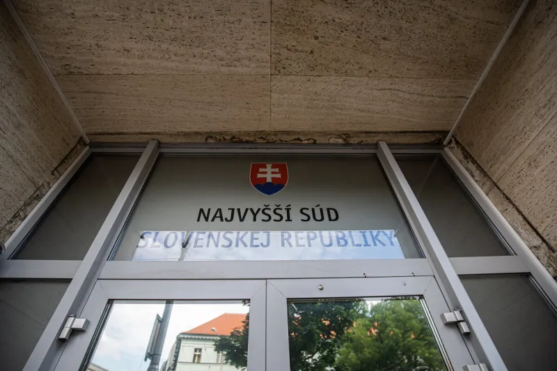 Advokát takáčovcov zostáva vo väzbe - SME
