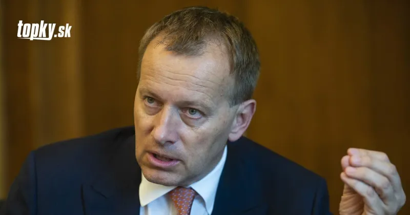 Na 13. dôchodky nie sú financie, skonštatoval Kollár: Predostrel iný plán, lieky zdarma pre seniorov? | Topky.sk