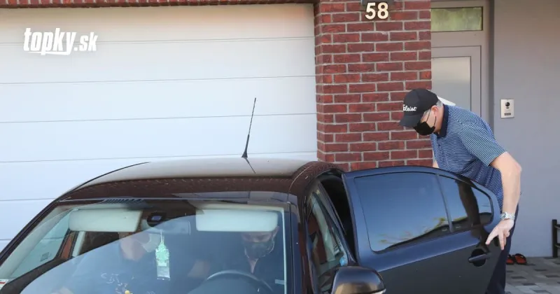 Pristihnutý na FOTO! Výsmech: Kočnerov sudca Sklenka si urobil z elitných policajtov NAKA taxikárov | Topky.sk