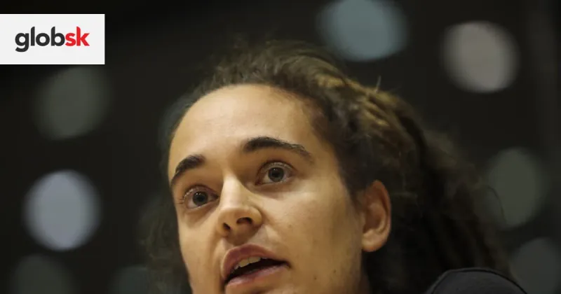 Únia sa vo veci migrantov nikam neposunula, tvrdí kapitánka Racketeová | Glob.sk