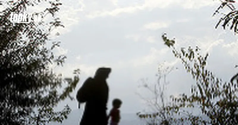 Polícia v Severnom Macedónsku úradovala: V kamióne našli 211 migrantov vrátane 63 detí | Topky.sk