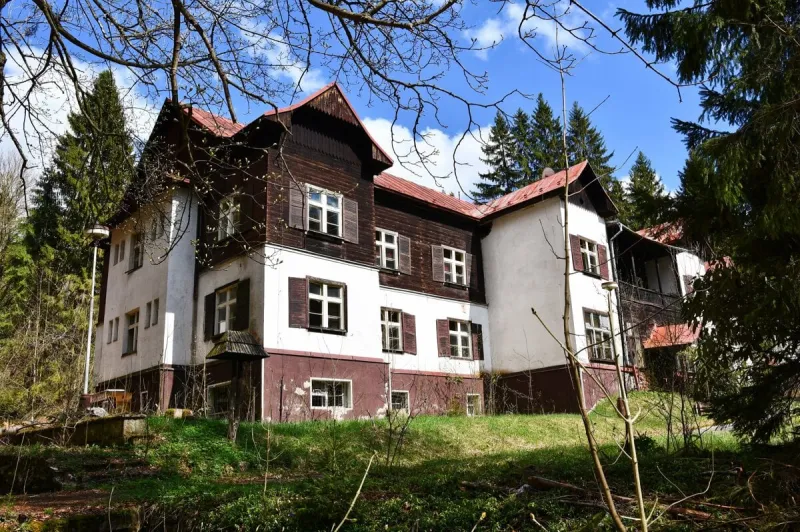 "Kočnerove" kúpele Korytnica menia majiteľa - Index SME