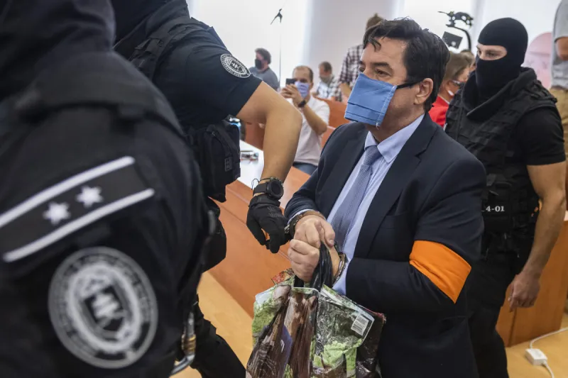 Prokurátor navrhuje Kočnerovi, Zsuzsovej a Szabóovi trest 25 rokov - SME