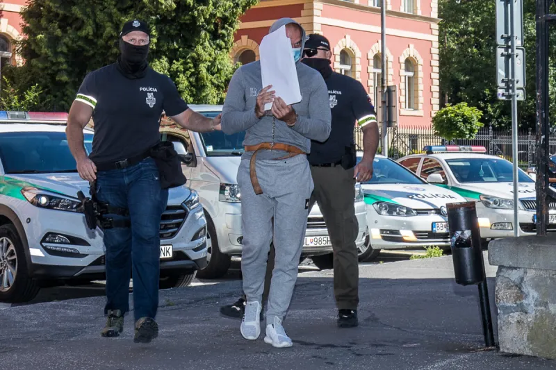 Vedúci vyšetrovatelia kauzy Dobytkár odchádzajú z polície - SME