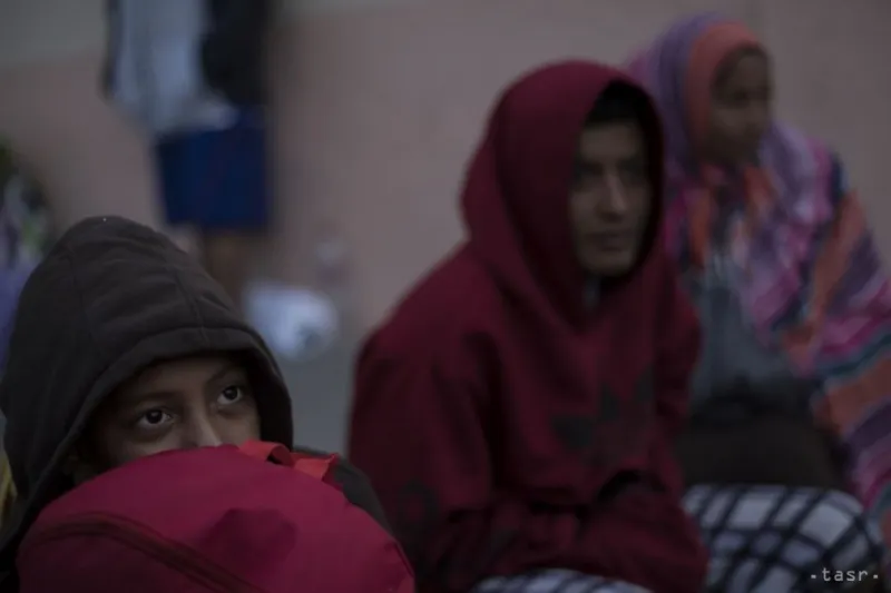 Británia zadržala v Lamanšskom prielive rekordný počet migrantov