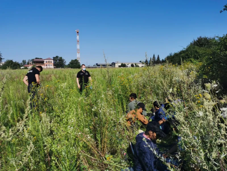 Polícia zadržala 26 nelegálnych migrantov