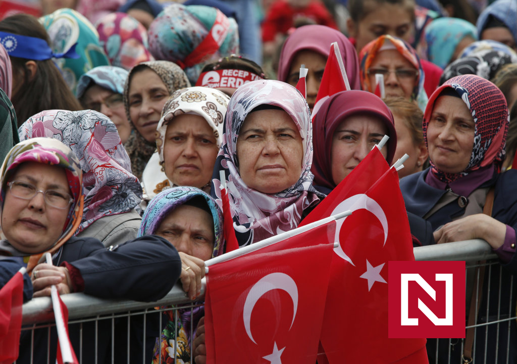 Istanbulský dohovor už nechce ani vláda v krajine jeho vzniku, vraj berie rodinám otcov – Denník N