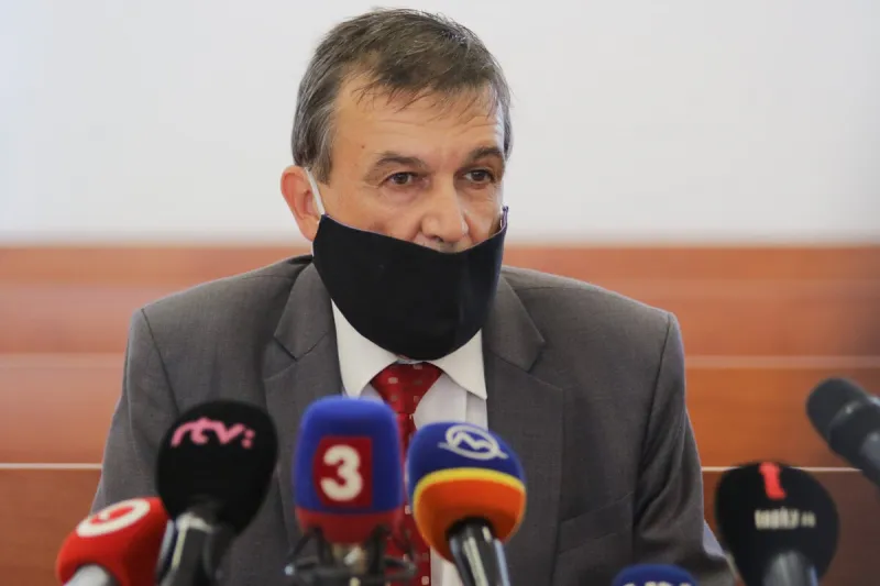 Ján Hrubala stojí za senátom, ktorý rozhodol o Kočnerovi (video) - Video SME