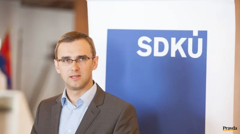 Fedor odovzdal spis o údajnom tunelovaní VSS špeciálnemu prokurátorovi - Domáce - Správy - Pravda.sk