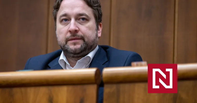 Blaha hromží pre prítomnosť štyroch amerických vojakov. Zamlčal, že Američania tu pôsobili už za vlády Smeru – Denník N