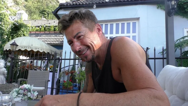 Janíček odkazuje do väzenia hladujúcej Jankovskej, nech vydrží | Videá | .týždeň - iný pohľad na spoločnosť