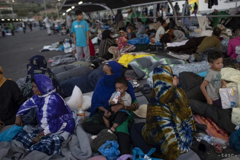 Grécko chce migrantov z Morie premiestniť do nového tábora