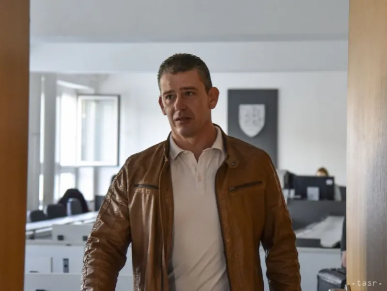 V prípade obžalovaného exriaditeľa VSS Romana M. vypovedal policajt