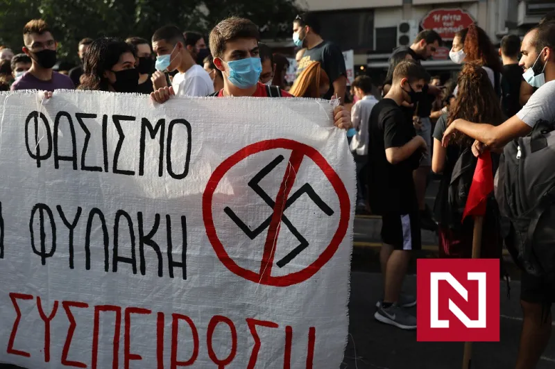 Učili deti hajlovať, bili migrantov a vraždili. Fašistov z parlamentu poslal grécky súd do väzenia – Denník N