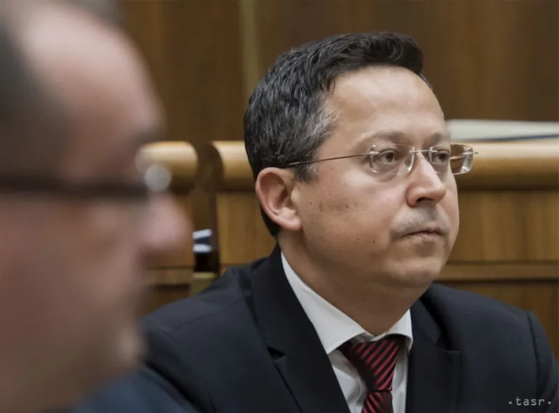 Kamenický: Povedať, že na 13. dôchodky nie sú peniaze, je hanba