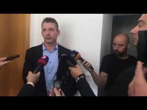 Bývalý šéf vojenských tajných Roman Mikulec je nevinný - YouTube