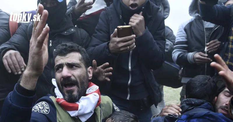 Pri hromadnej bitke v tábore pre migrantov bolo zranených vyše 20 ľudí | Topky.sk