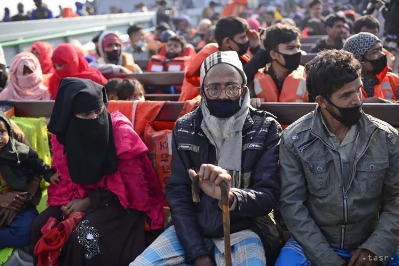 Polícia začala pilotný projekt pre lepšie právne postavenie migrantov