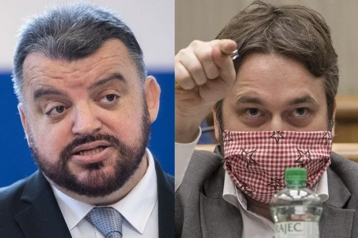 Chmelár a Blaha dostali PADÁKA. Jeden z nich to naozaj ťažko rozdýchava | Dnes24.sk