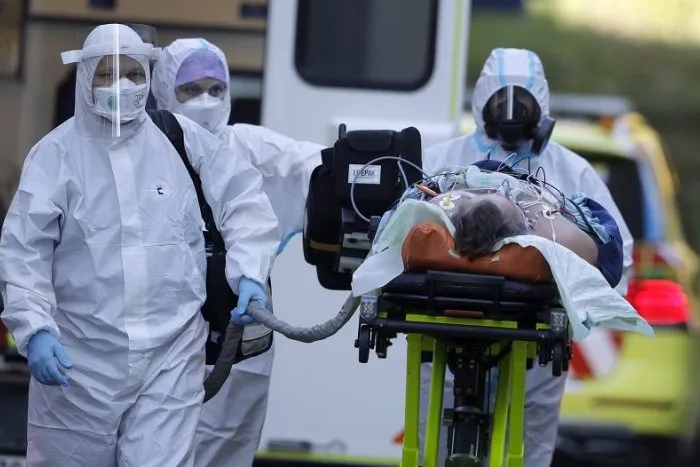 KORONAVÍRUS: Pandémia ukazuje svoju tvár! Kvantum nových nakazených a takmer stovka úmrtí | Dnes24.sk