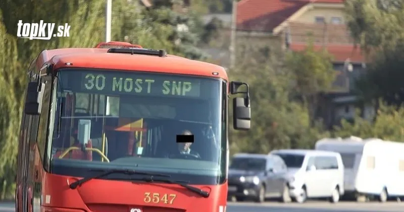 KORONAVÍRUS Dopravný podnik Bratislava s odporúčaním: TOTO by ste v MHD nemali robiť | Topky.sk