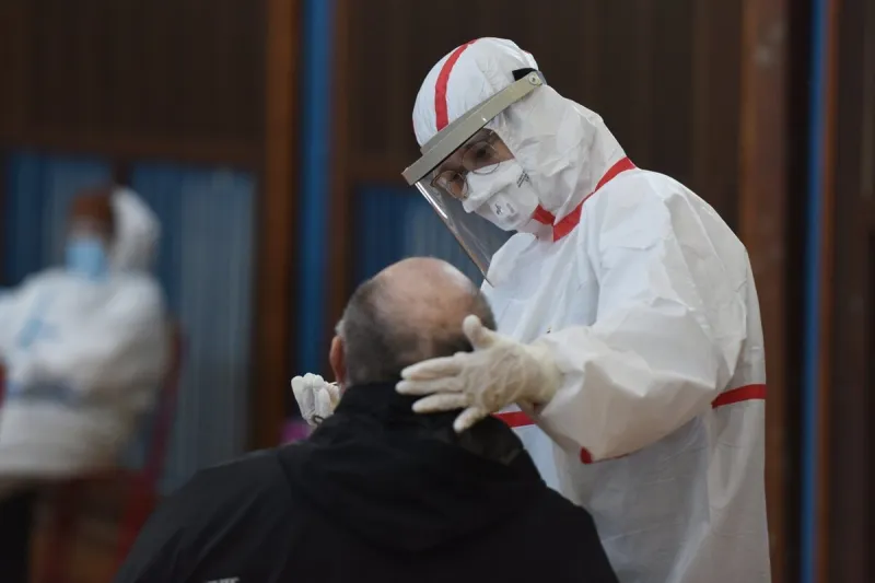 Na Slovensku pribudlo 1724 nových prípadov koronavírusu a 111 úmrtí na Covid-19 - SME