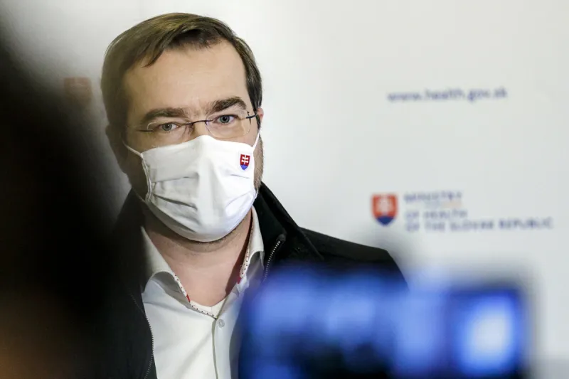 Krajčí: Situácia s koronavírusom na Slovensku sa mierne zhoršila - SME