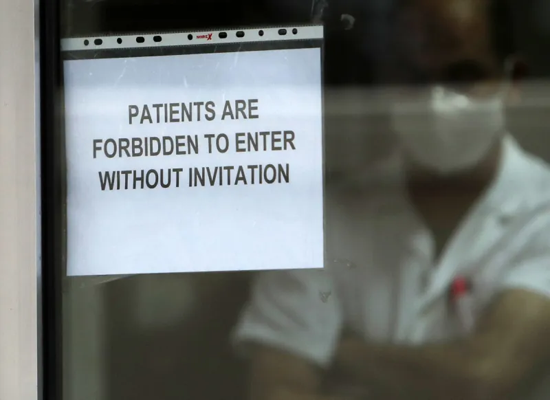 Koronavírus: V Česku zomrel po očkovaní prvý ťažko chorý (minúta po minúte) - SME