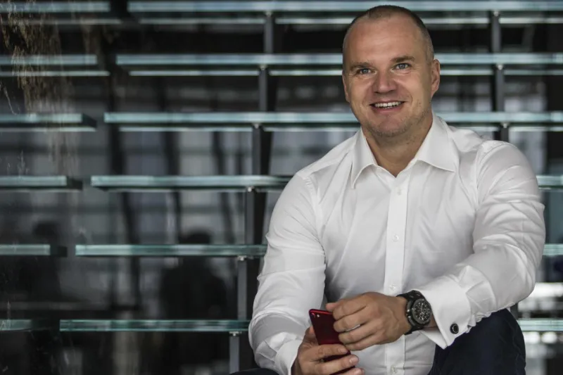 Na podnikateľa z kauzy Mýtnik Suchobu vydal súd medzinárodný zatykač. Ten je v súčasnosti v zahraničí |  | .týždeň - iný pohľad na spoločnosť